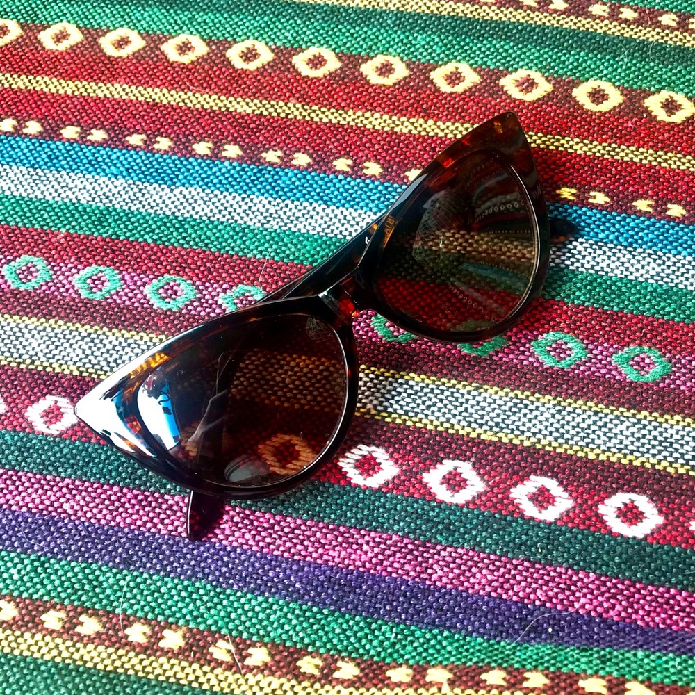 Cat eye sunglasses